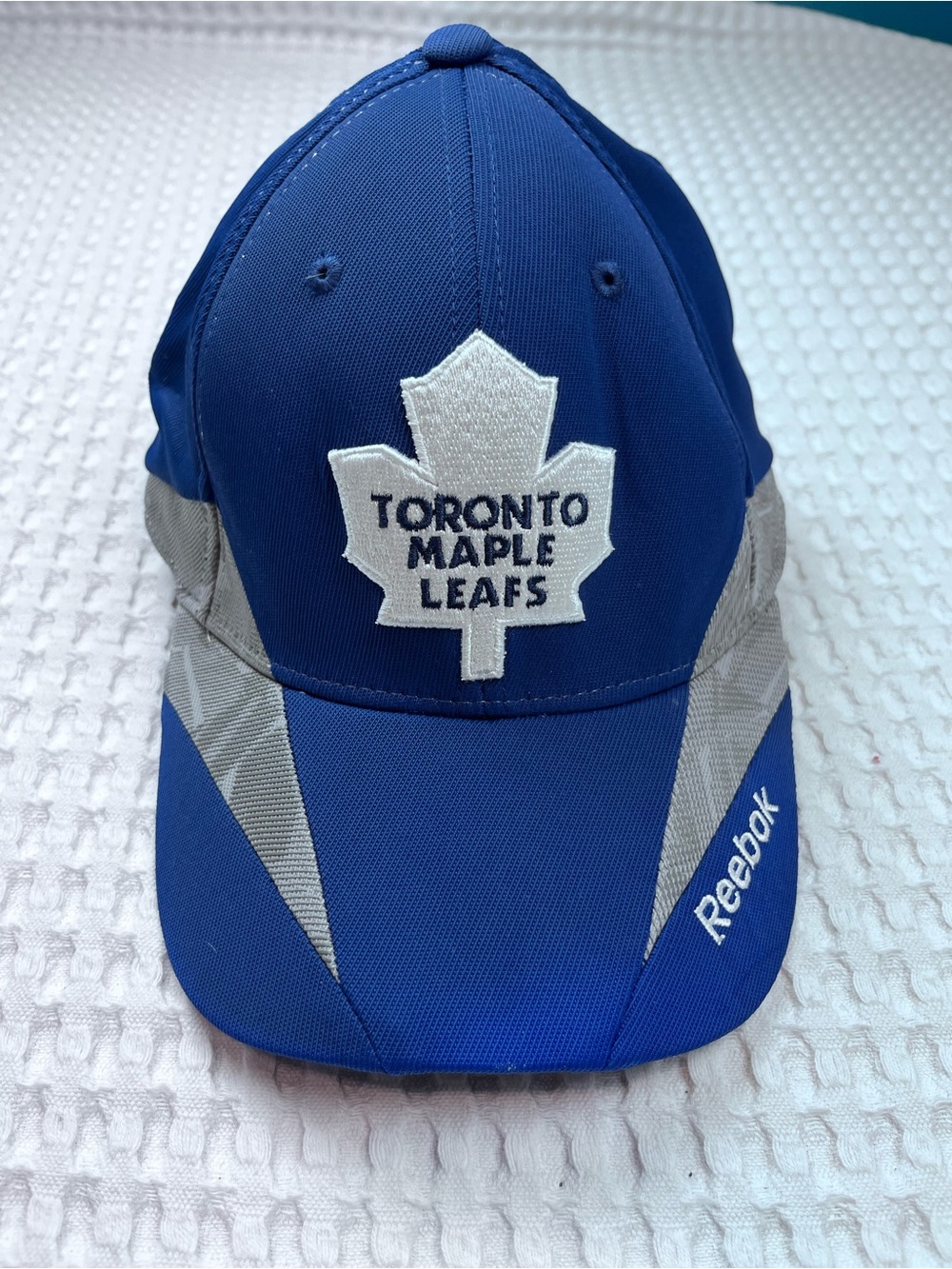 Reebok Toronto Maple Leafs Center Ice Flex Fit Hat L/XL Blue NHL